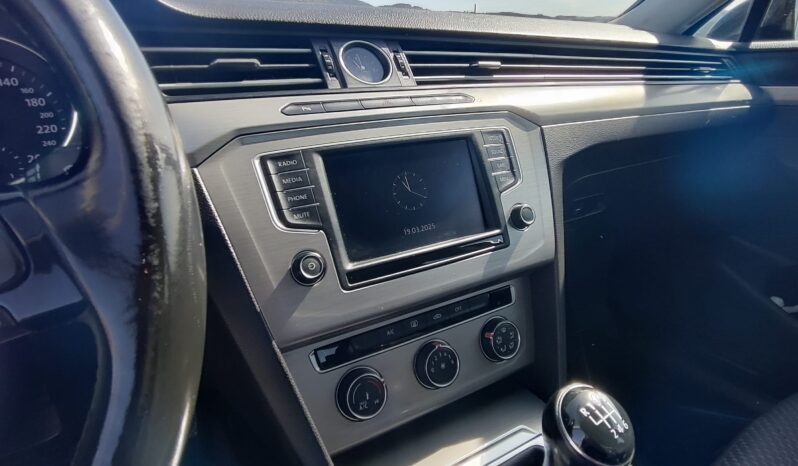 
								Volkswagen Passat 1.6 TDI Advance BMT 2015 – Particular full									