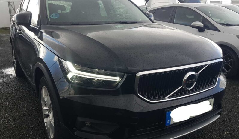 Volvo XC40 Momentum negro